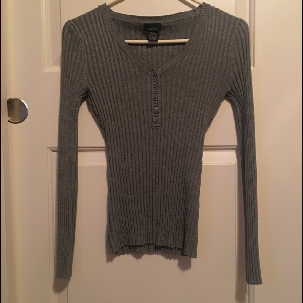 gray tight long sleeve tee